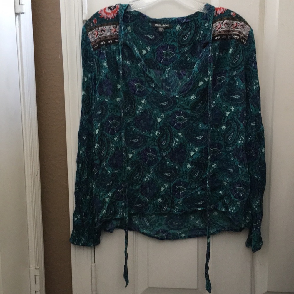 FINAL MARKDOWN Ladies billabong top Small